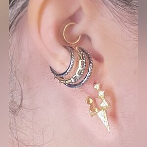 NWOT 🖤✨Melinda Maria Rhodium Pave & Gold Ear Cuff🖤 Limited Edition